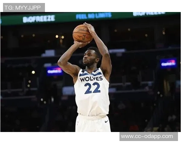 维金斯半场表现出色9投6中斩获15分4篮板3助攻正负值高达14