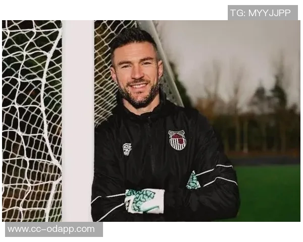 媒体人揭秘申花门将教练罗伯茨的辉煌履历曾任阿森纳米兰教练并在华夏执教